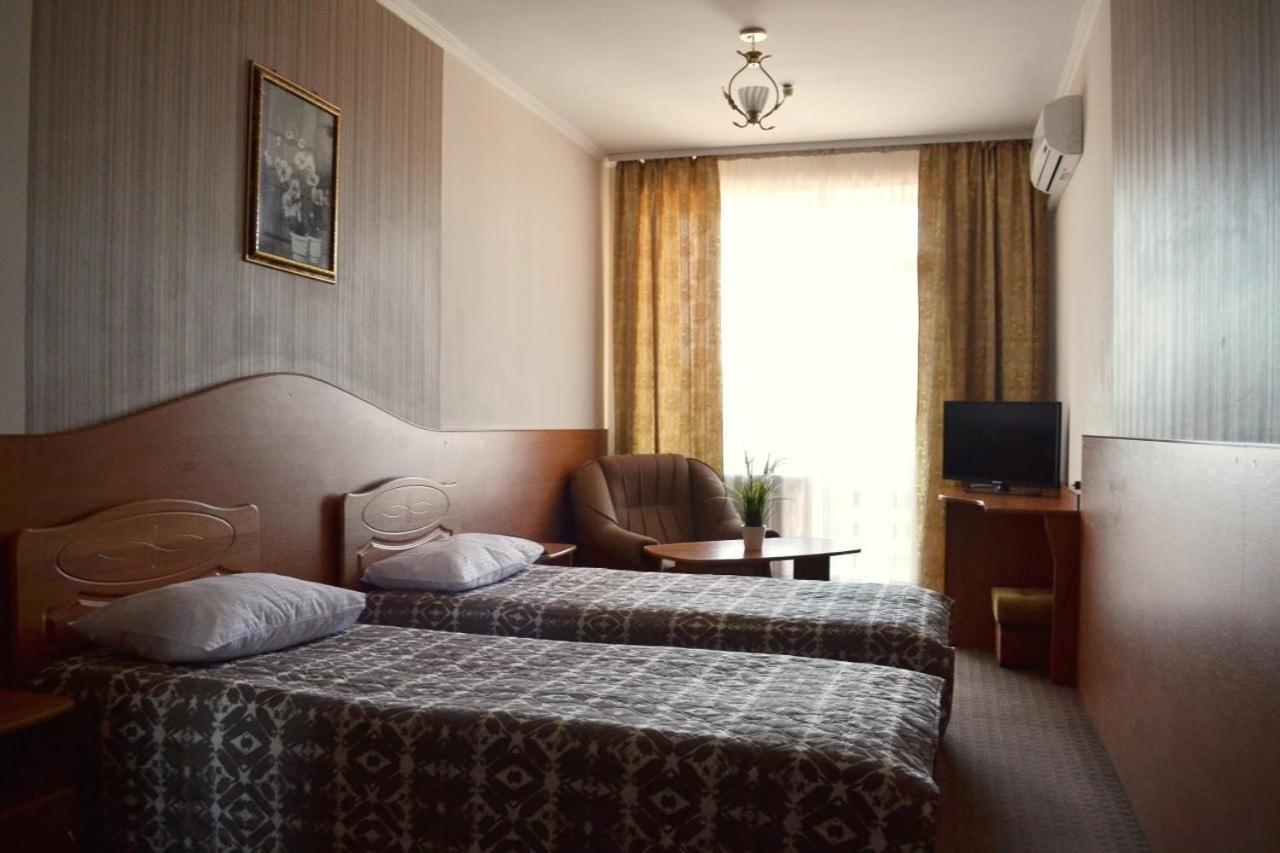 Hotel Perlyna ARS Stryi Bagian luar foto