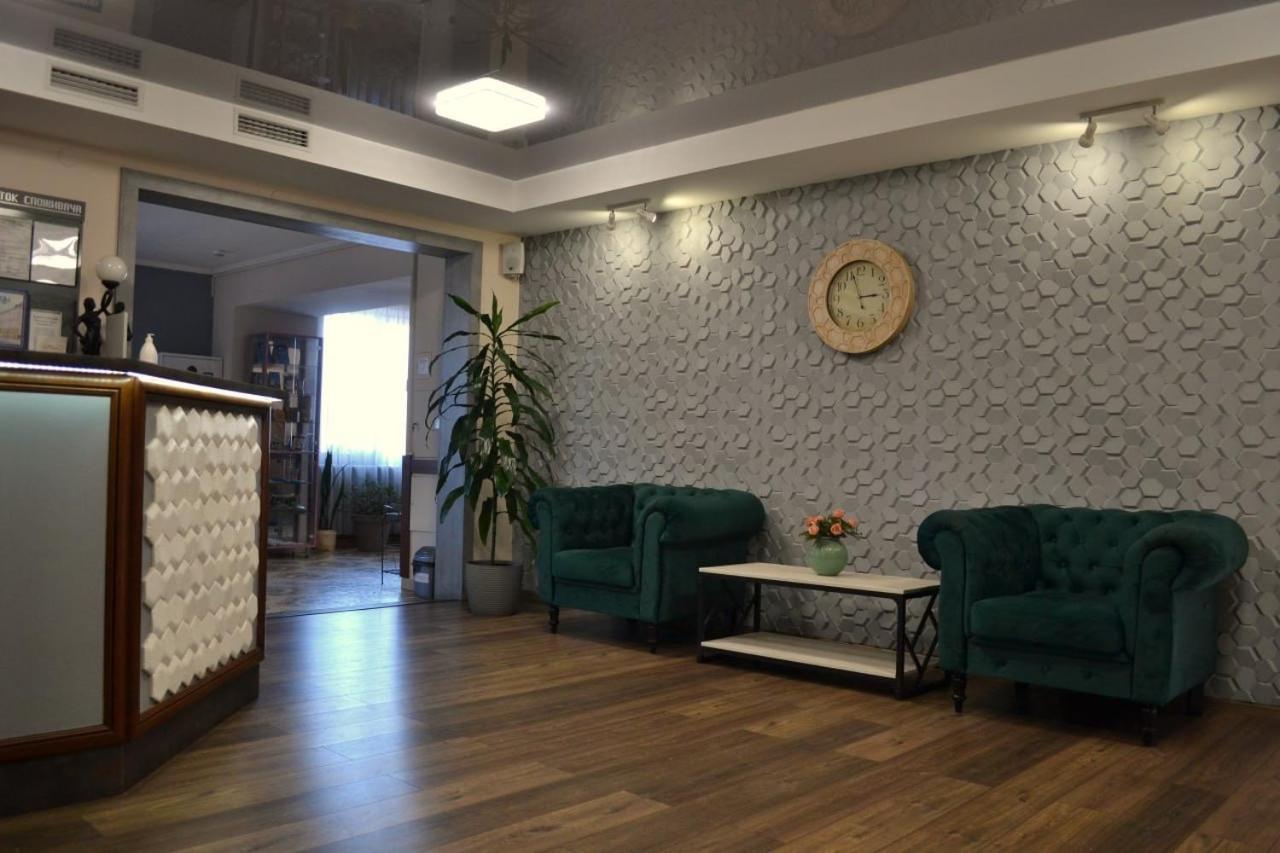 Hotel Perlyna ARS Stryi Bagian luar foto